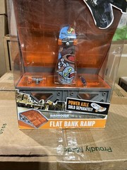 Tony Hawk Circuit Board Hexbug Flat Bank Ramp and 1 Santos Skateboard Ages 8+