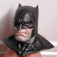Toopy Studio The Dark Knight Returns Batman Head Sculpt 1/6 For Hot Toys CMS024