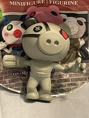NEW Piggy Exclusive DLC Code Mystery Mini Figure Series 1 – Robbie