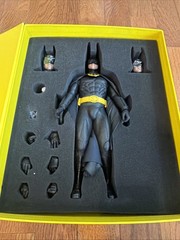 HOT TOYS BATMAN 1989 DX09 1/6 Scale Displayed By An Adult Collector Complete 🦇