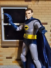 Mcfarlane DC Multiverse 7″ Batman 66 Adam West Custom Head