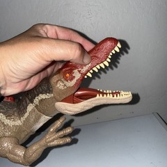 Jurassic World Extreme Chompin’ Spinosaurus Action Figure Huge Bite Movable Jaw