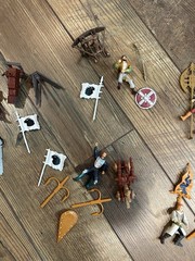 Lot of 30 Hasbro Dragon Heart Toy Figurines & Accessories 1996 Bowen Kara Hewe +