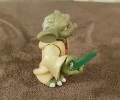 Star Wars Yoda Galactic Heroes 1.5″ Figure w/Green Lightsaber 2011 Hasbro