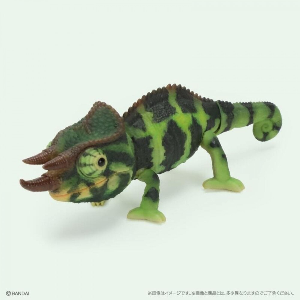 Japan BANDAI Chameleon Gachapon Model Animal Figure Capsule Movable Reptile Toy