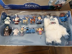 RUDOLPH & The Island of MISFIT TOYS 12 Pc. Figure Collection 2001 Playing Mantis
