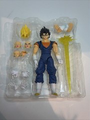 SHFiguarts Super Saiyan Vegito 1.0 Dragon Ball Z Action Figure READ DESCRIPTION
