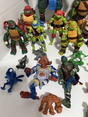 Huge Teenage Mutant Ninja Turtles Lot – 31 Figures & Mixed Accessories