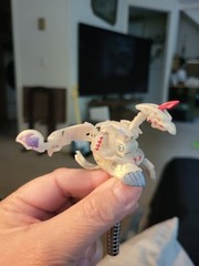 EXTREMELY RARE Bakugan Pearl Viper Helios 550g New Vestroia. B35