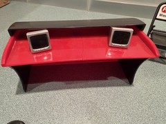 WWE – Commentators Playset – Breakable Commentary Table & 2 Chairs – Red & Black