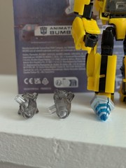 Transformers Legacy United Animated Universe Bumblebee Deluxe Complete Hasbro