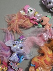 LOT of 32 Disney Princess Palace Pets Furry Tail Glitzy Glitter & Accessories