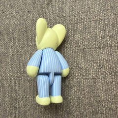 Father Steve 2022 released VillageMice Mouse Loosen yellow color Figurine