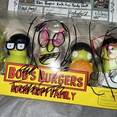 Signed BOB’S BURGERS KUCHI KOPI FAMILY FIGURE GAMESTOP 2018 – New in Box COA