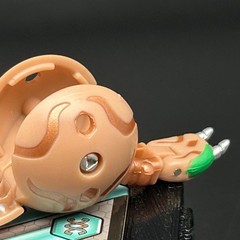 BAKUGAN Centipoid B1 250g Tan Subterra BATTLE BRAWLERS