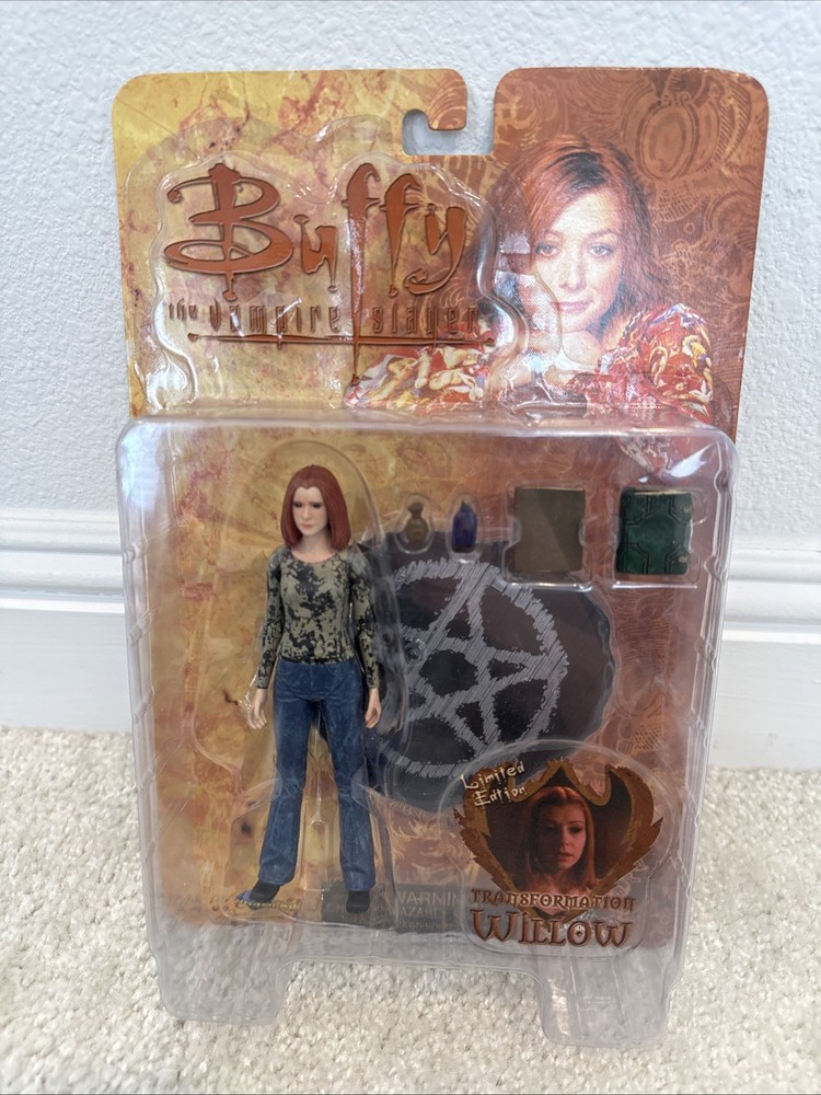 Buffy the Vampire Slayer Transformation Willow Limited Edition Action Figure2004