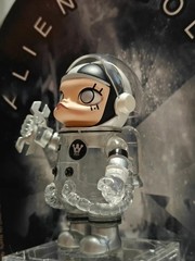 Authentic Mega Space Molly 100% Alien Molly Astronaut Diamond Confirmed Figure