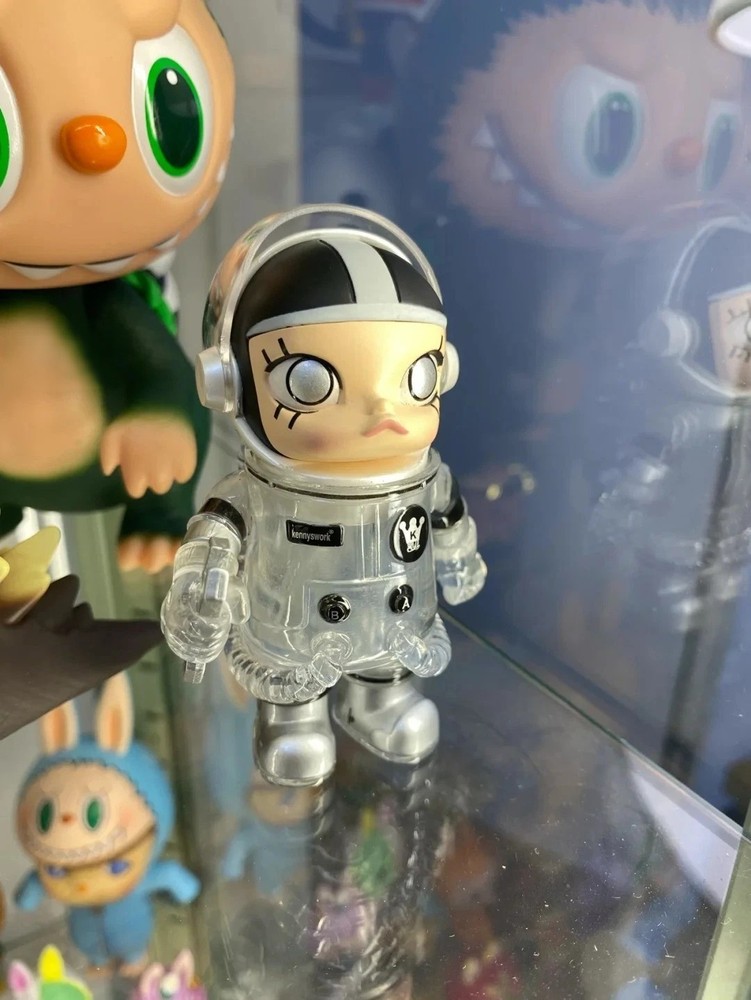 Authentic Mega Space Molly 100% Alien Molly Astronaut Diamond Confirmed Figure