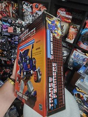 2004 Transformers Generation One Commemorative Series VIII Autobot Skids