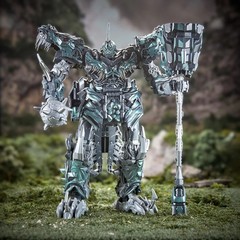 Hasbro Transformers Studio Series Age of Extinction Titan Class Grimlock