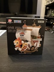 Pop Mart One Piece The Grand Line Series Vehicle Red Force New Sealed In Box