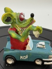 VRHTF RARE SUPER COOL ED “BIG DADDY” ROTH RAT FINK ” WITH COOL CAR”