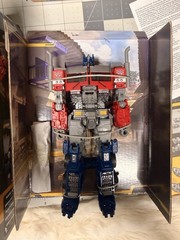 Hasbro Studio Series Transformers Optimus Prime 6.5 in Action Figure – F7121