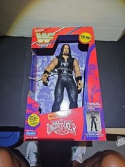 UNDERTAKER Talking 14in Figure – WWF Wrestling – Playmates 1997