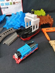Fisher Price Thomas and Friends Track Master Boat and Sea Set Read Description