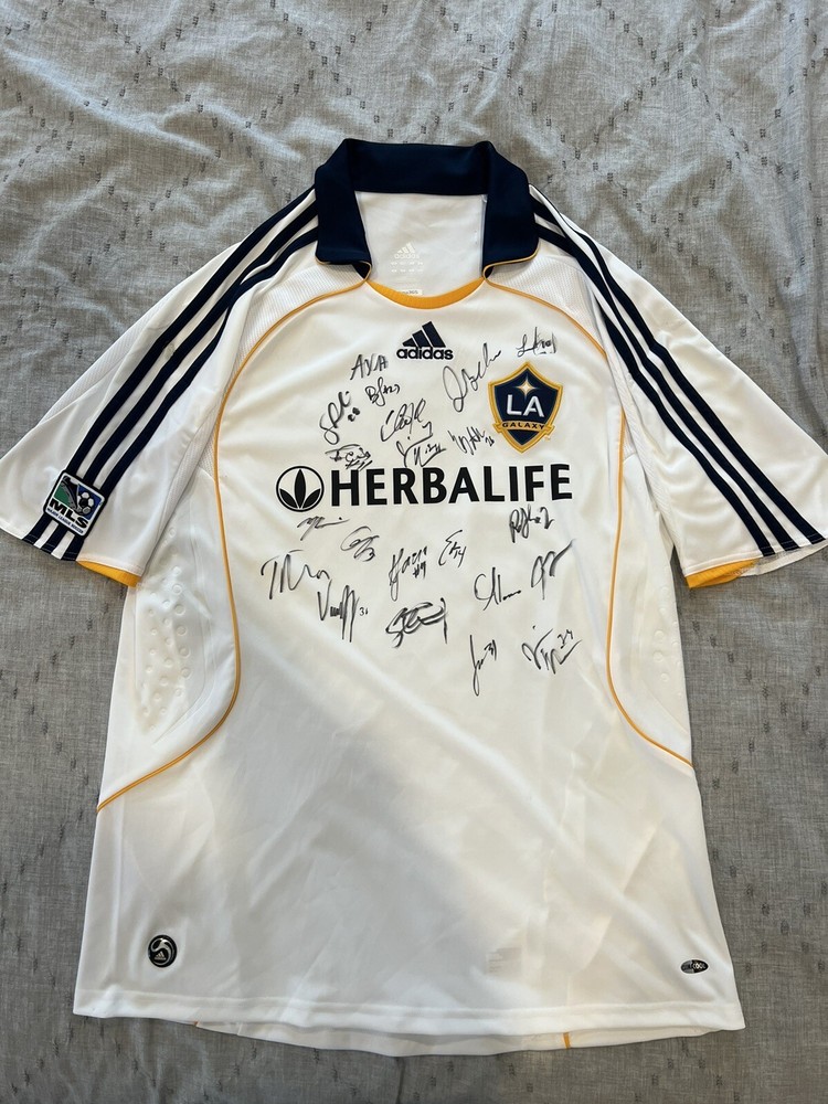 2011 LA Galaxy Team Signed Autographed Jersey David Beckham, Landon Donovan