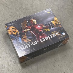 1918: ZD Toys 1/10 Suit-up Gantry with Iron Man MK4 Action Figure Bundle Set