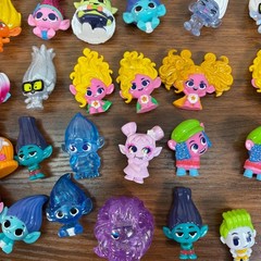Dreamworks Trolls Figurines Band Together Lot of 80 Must have Collectables 1.5″