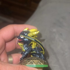 Skylanders Spyro Dragon Figure – Black & Gold Plastic Fantasy Collectible