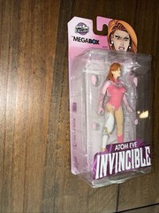 McFarlane Skybound Invincible Exclusive Yellow Suit Atom Eve Action Figure