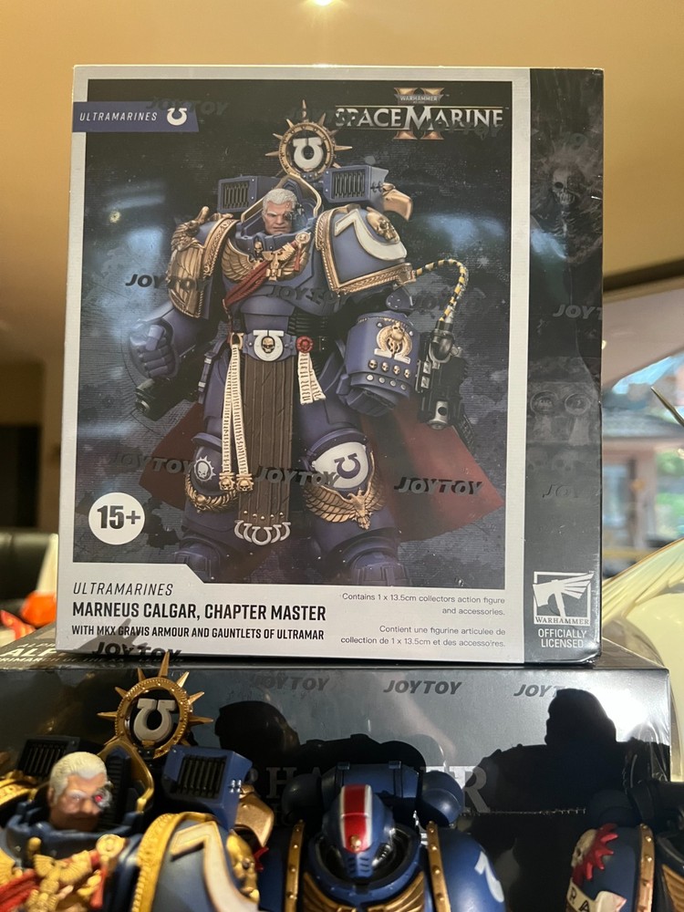 Joytoy Warhammer 40K Ultramarines Marneus Calgar, Chapter Master