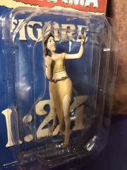 AMERICAN DIORAMA PARTYGOERS V GIRL 1/24 SCALE