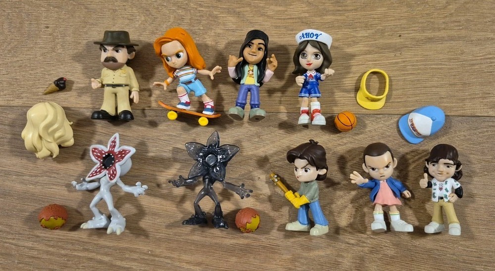 LOT OF (X9) YuMe Stranger Things Upside Down Capsules Mini Figures Toys