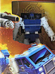 Transformers Kingdom War For Cybertron Deluxe Class AUTOBOT PIPES Action Figure