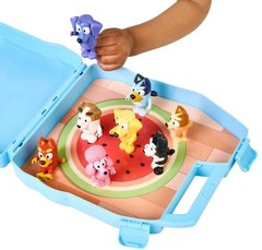Bluey & Bingo Play & Go Take Along Collector Case with 8 Action Figures