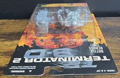1997 Kenner T2 Terminator 2 3D Techno-Punch Terminator 6″ Action Figure NIP