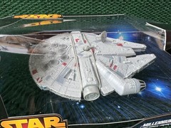 New Star Wars Disney Store Exclusive 8″ Die cast Millennium Falcon Space Ship