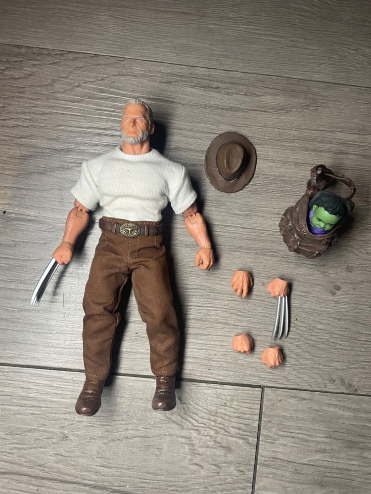 OLD MAN LOGAN WOLVERINE One:12 Collective Action Figure MEZCO TOYZ xmen marvel