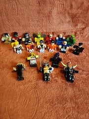 Lot Of 18 Roblox Action Figures With Miscellaneous Parts (AS PICTURED)