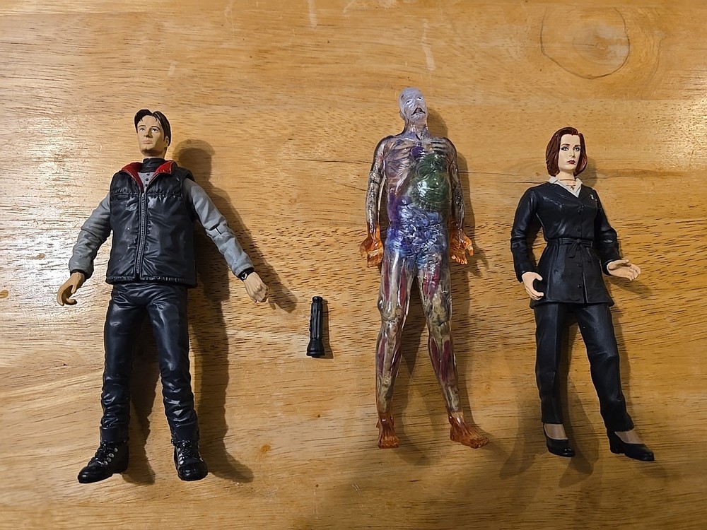 1998 FBI Agent Dana Skully Fox Mulder McFarlane Action Figures 5.5 Fox X-Files