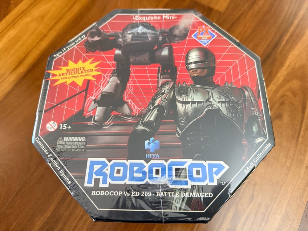 HIYA TOYS ROBOCOP & ED-209 BATTLE DAMAGED 1:18 SCALE 2-PACK LIMITED SDCC 2022