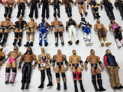 WWE AEW 27+ Action Figures Accessories Lot Undertaker Rock Brett Hart