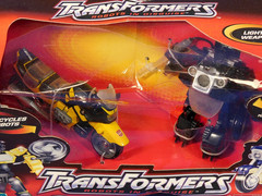 TRANSFORMERS RID SIDEWAYS VS AXER 2001 SEALED IN ROUGH BOX HASBRO