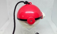 Vtg POKEMON Red/White Pokeball Catchem Ball Pokemon Company Nintendo Tomy 1997