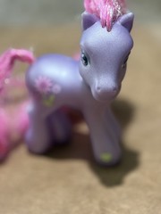 My Little Pony G3 PETAL BLOSSOM 2002 Hasbro Long Styled Pink Tinsel Hair