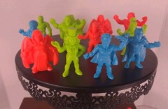 Wendy’s DC Comics M.U.S.C.L.E. Style Mini Figure Lot 56 Green Blue Red Gold